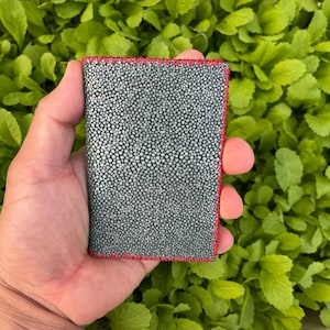 Tarjetero de piel auténtica de raya VERDE/Tarjetero minimalista para tarjetas de visita/Regalos para papá/Billetera de lujo hecha a mano