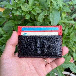 Tarjetero de piel de cocodrilo auténtica negra con clip para billetes, tarjetero minimalista de piel con 4 ranuras para tarjetas.