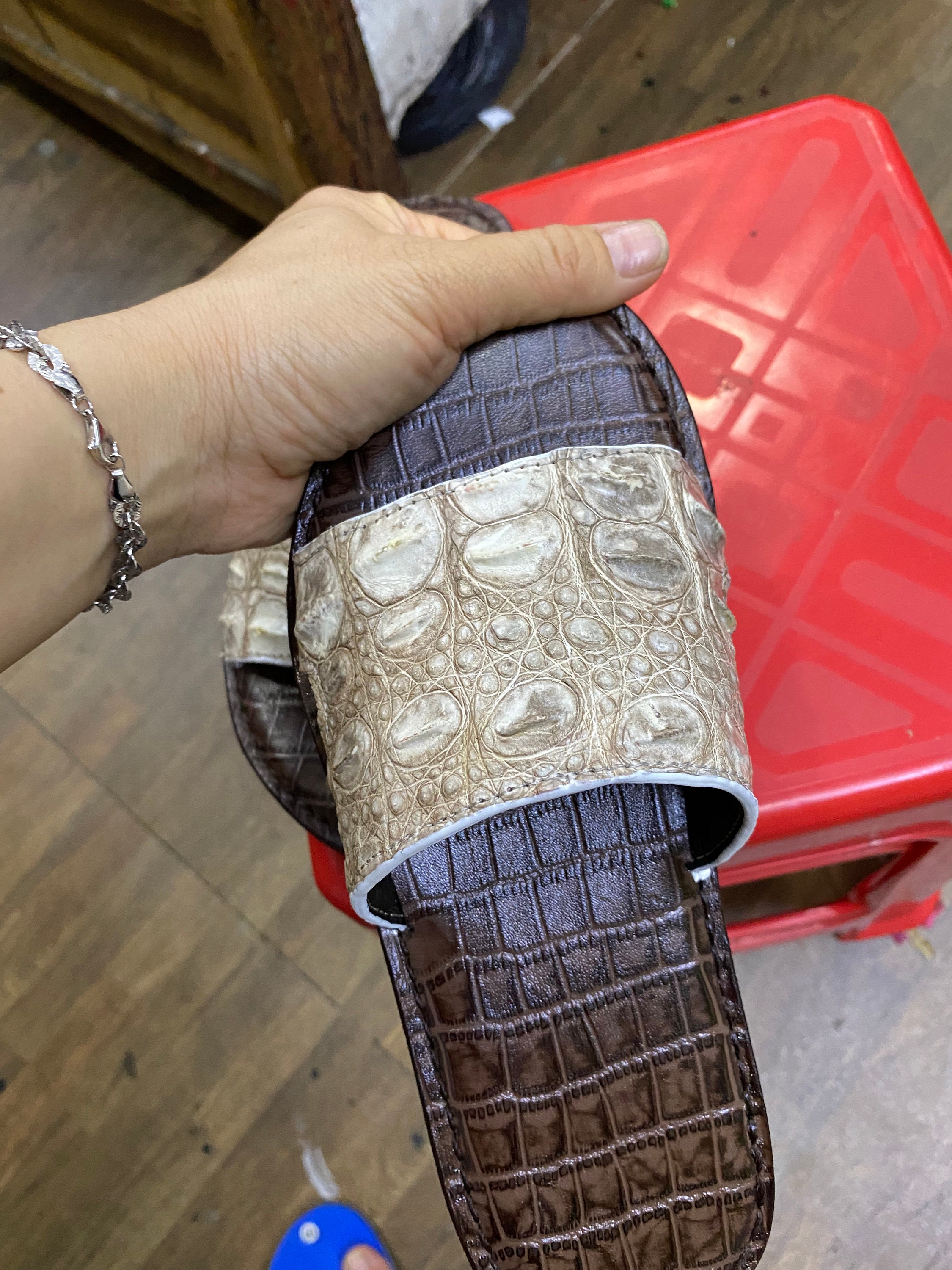 Men’s and women’s white genuine Vietnamese alligator sandals for men/ handmade sandal/ travel sandal/ gift for him/ DHL shipping Shoes Mens Shoes Sandals 