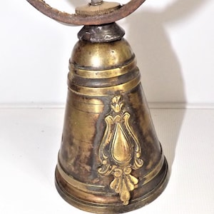 cloche en bronze ancienne