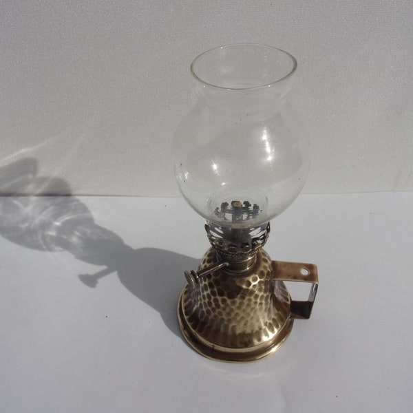 petite lampe à pétrole