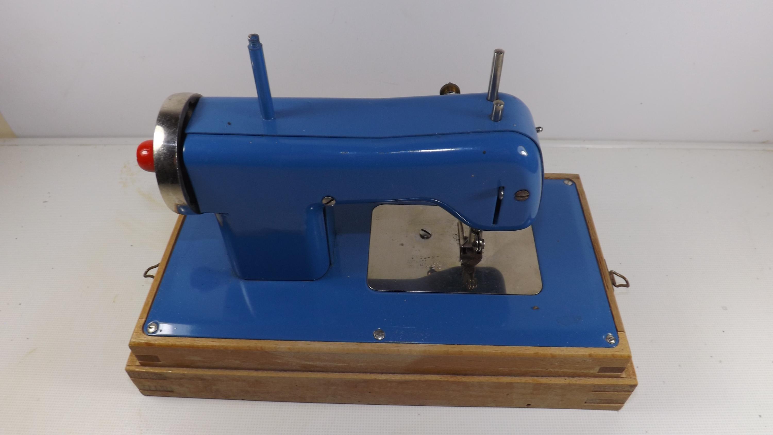 MACHINE À COUDRE Casige jouet ancien EUR 20,00 - FR