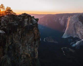 Yosemite Valley | El Capitan at Sunset | Taft Point at Sunset | Yosemite National Park | California Travel | Fall Sunset in Yosemite Valley