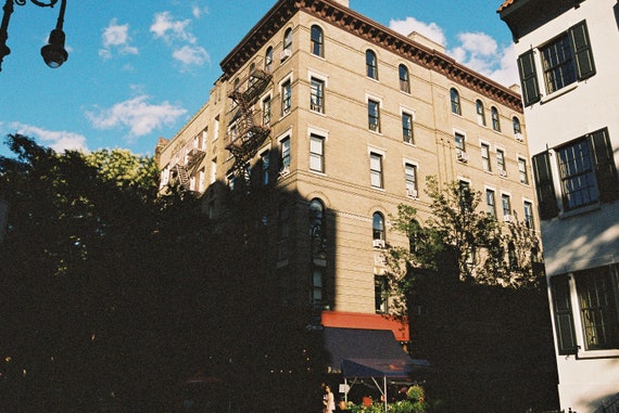 FRIENDS Apartment Building, NYC  New york travel, New york movie, Nyc trip