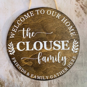Appendino personalizzato per porte, cartello per il nome della famiglia, decorazione della porta d&#39;ingresso, cartello della porta in legno, corona tutto l&#39;anno, corona, appendiabiti porta rotonda, regalo di nozze