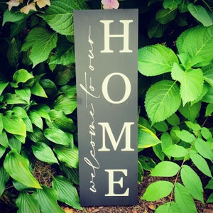 Willkommen in unserem Home Porch Dekor, Herbst Willkommensschild, Holz Willkommensschild, Vorderporch Willkommensschild für Veranda, Home Sweet Home Porch Leaner