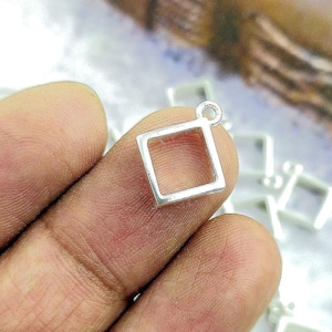 Dijes pequeños con bisel cuadrado: Marcos de latón para joyería de resina (10 piezas)