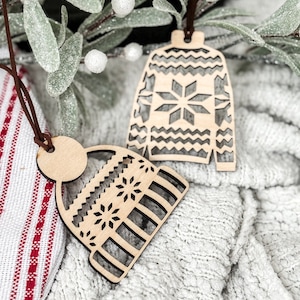 Hässliche Weihnachten Pullover Ornament, Beanie Hut Ornament, Pullover Ornament, Weihnachtsschmuck, Laser geschnitten Geschenkt, Holz Ornament, personalisiert