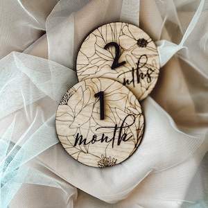 Baby maandelijkse mijlpaal markers, laser gegraveerd hout maandelijkse markers, baby foto props, pasgeboren en geboortekaartje, baby douche cadeau