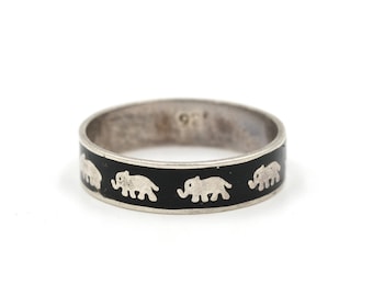 Enamel Elephant Sterling Band // Size: 5.5 // Vintage Elephant // Sterling Elephant Ring