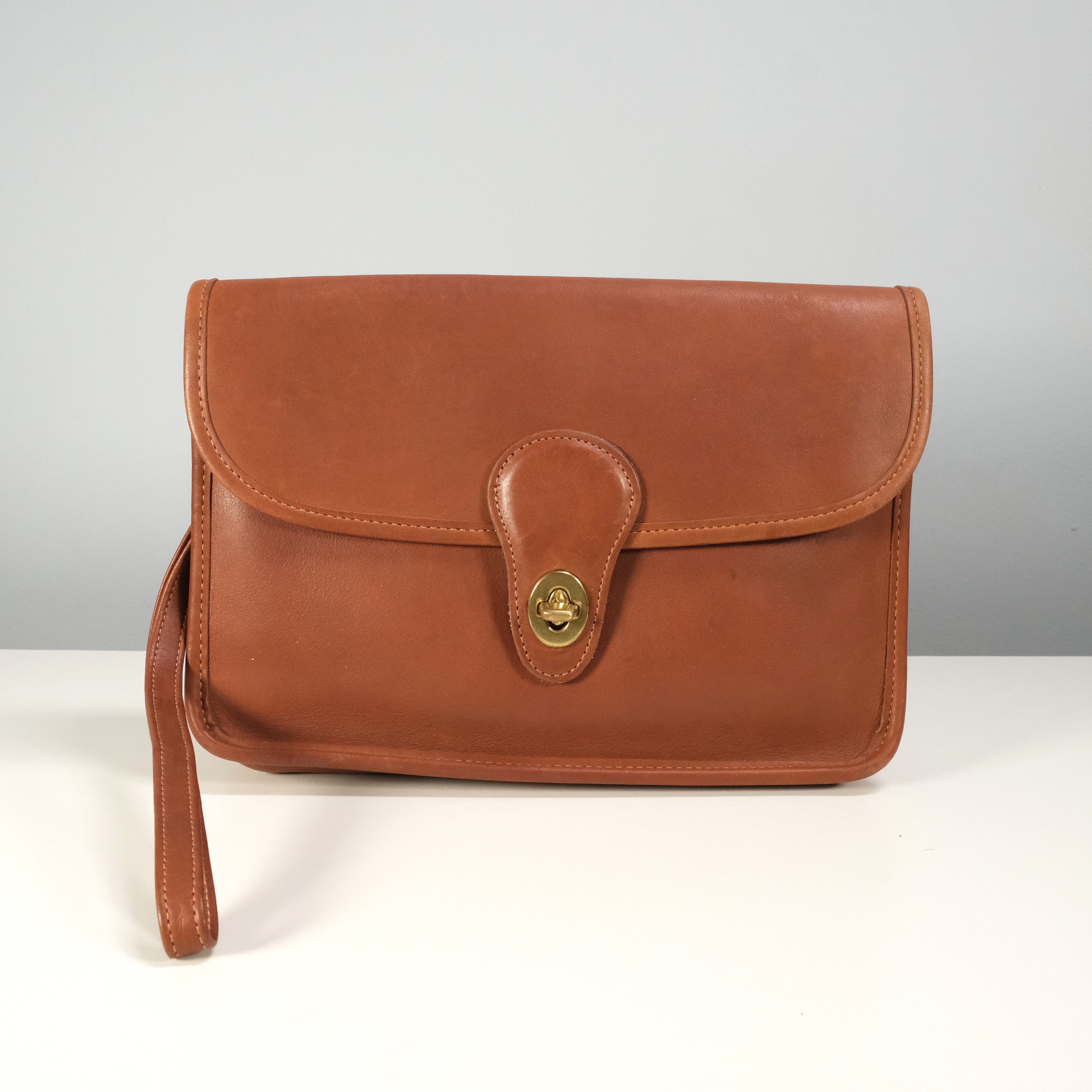 90s Coach Men's Turnlock Clutch Bag in British Tan // -  Norway