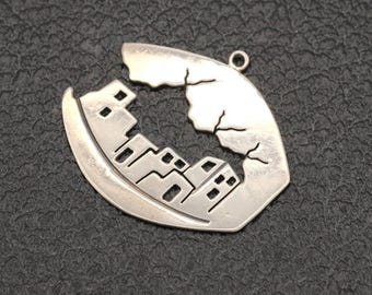 Vintage Sterling Cut Out Anastazi Cliff Dwelling Pendant 1.5"