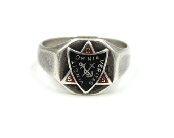 Size 7.25 // Omnia Vincint Veritas Sterling Enamel Ring by Birks Ellis // Truth Conquers All Things Ring // Vintage Enamel Ring