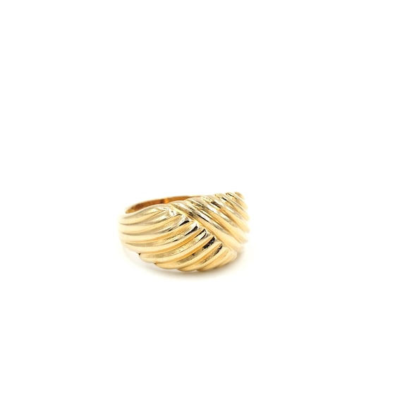 1981 Avon Ribbed Dome Ring // New Old Stock // Go… - image 1