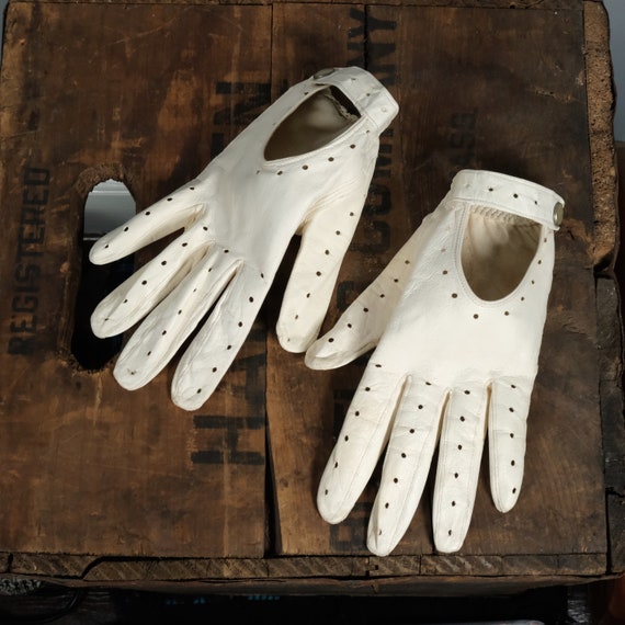 Cream Leather Ladies Driving Gloves // Classic Vin