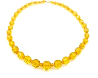 Collar vintage de cuentas de vidrio vaselina amarilla con cierre de oro de 10 quilates de 39 cm // Joyería Art Déco checa