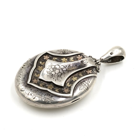 Antique Victorian Sterling Floral Engraved Locket… - image 2