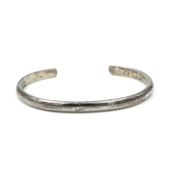 Vintage Petit Navajo Sterling Cuff // Navajo Arti… - image 1