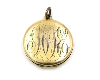 Vintage "MDE" Monogrammed Locket 1.19" // Antique Gold Toned Locket // Vintage Gold Keepsake Locket // Old Round Locket Necklace