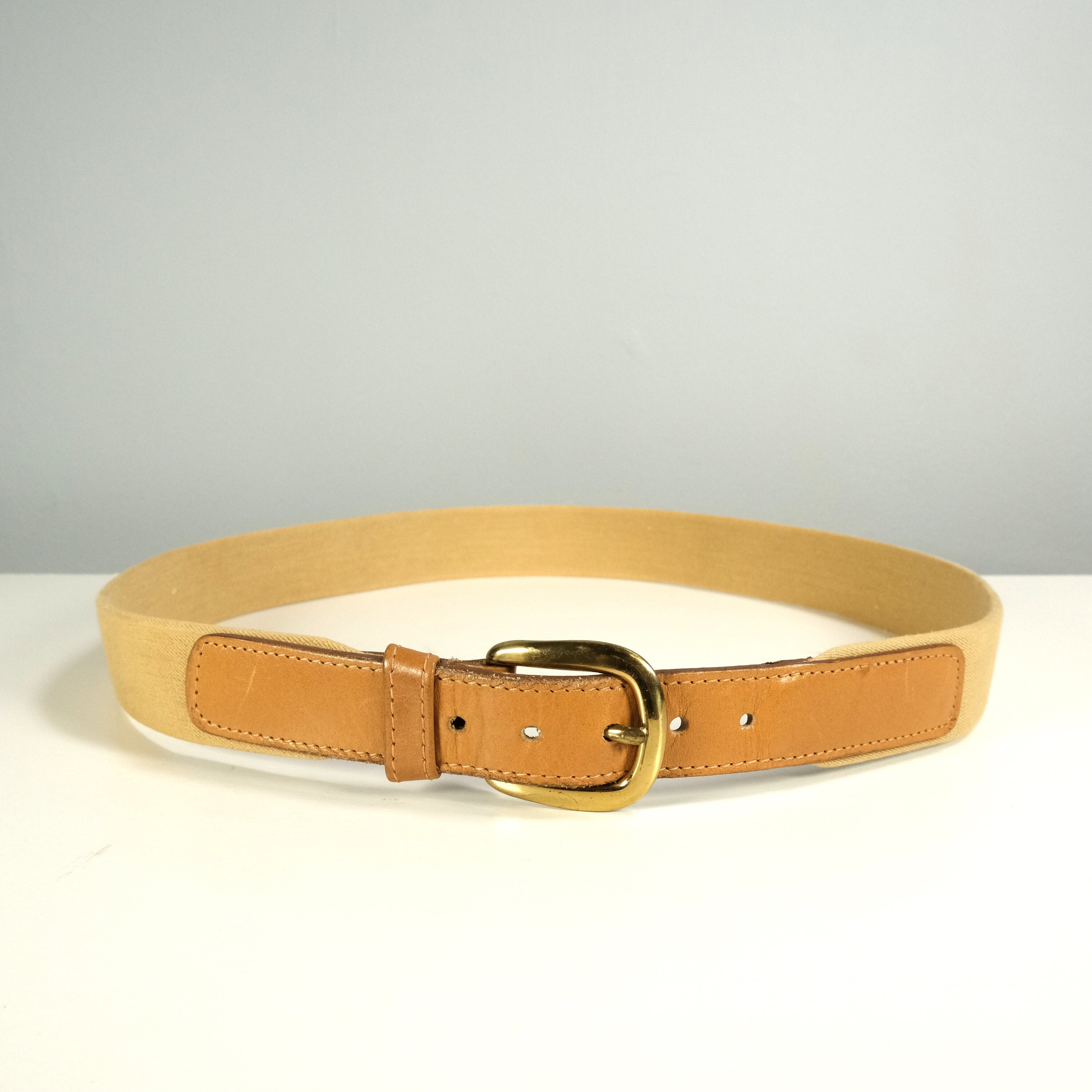 Vintage Dooney & Bourke Stretch Leather Belt (size 34 Vintage Dooney & Bourke Stretch Leather Belt (size 34