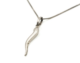 Vintage Sterling Italian Horn Necklace 18" // Silver Horn Pendant // Vintage Good Luck Charm