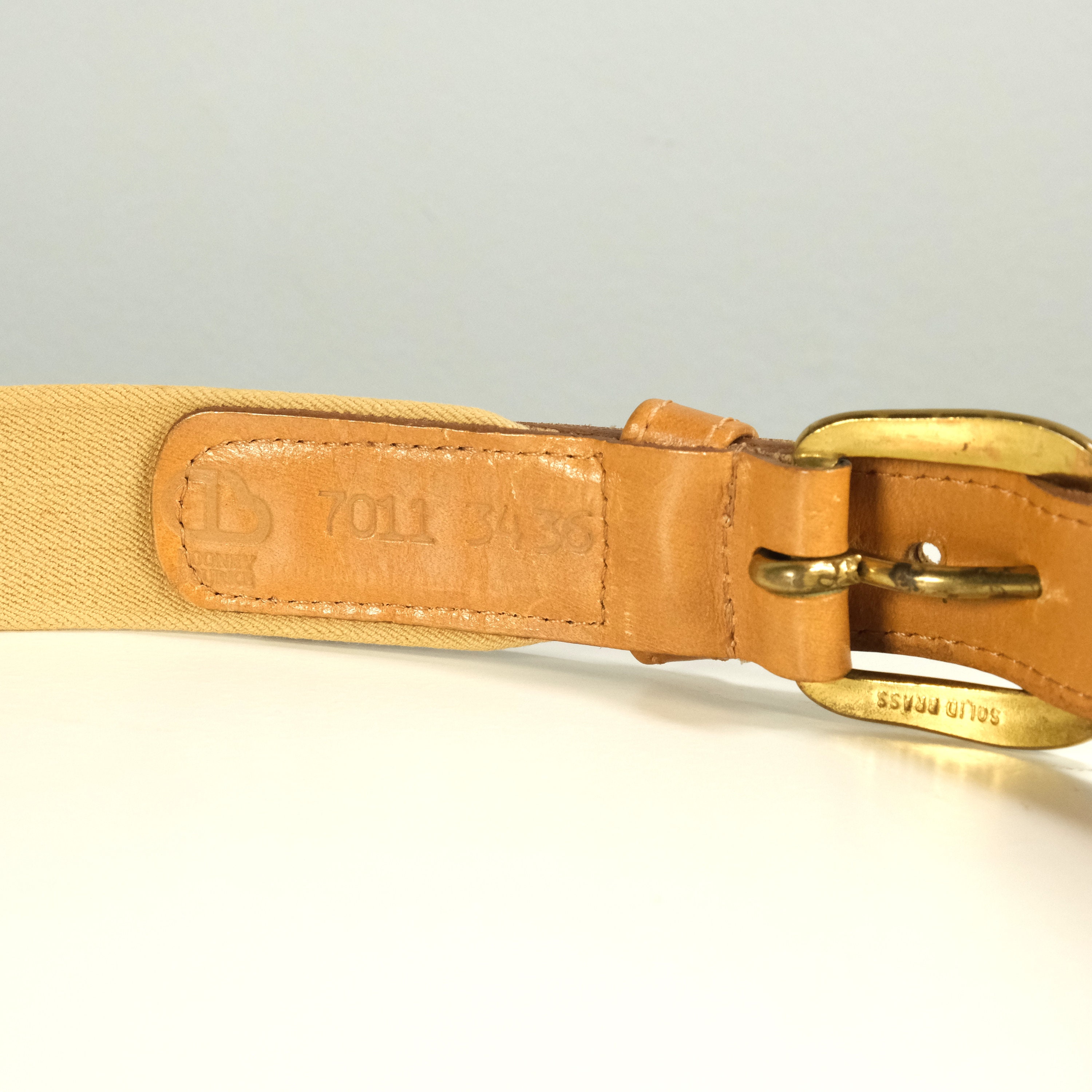 Vintage Dooney & Bourke Stretch Leather Belt (size 34 Vintage Dooney & Bourke Stretch Leather Belt (size 34