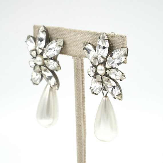 Vintage Costume Rhinestone & "Pearl" Earrings // … - image 2