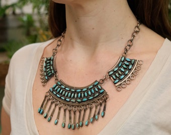Collier plastron Navajo en argent sterling à petite pointe turquoise et argent sterling 18 po. vintage des années 1970