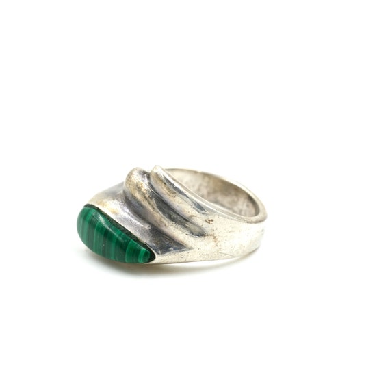 Vintage Malachite & Sterling Ring // Size 7.25 //… - image 2