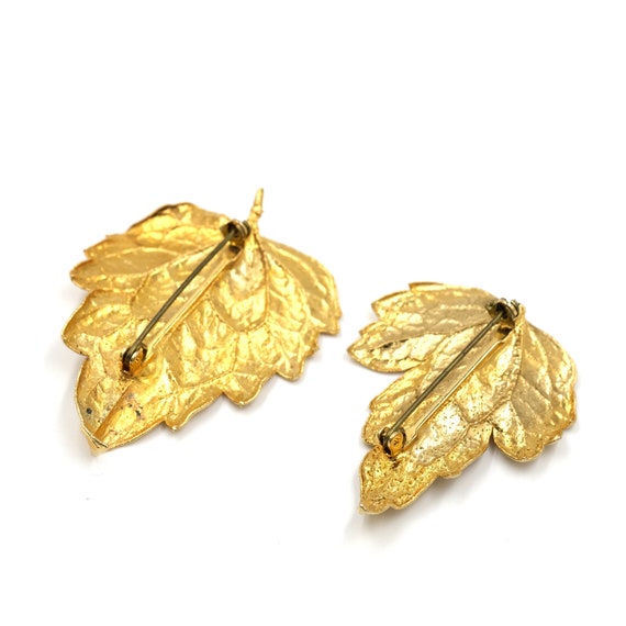 Gold Toned Leaf Pins // Gold Leaves // Vintage Pair o… Gem