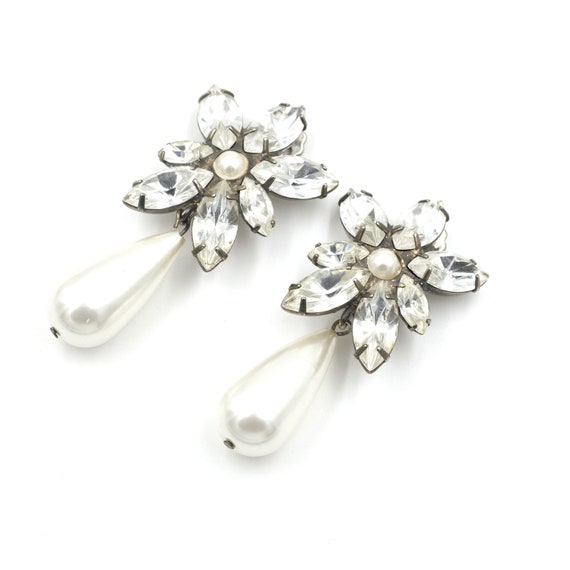 Vintage Costume Rhinestone & "Pearl" Earrings // … - image 1