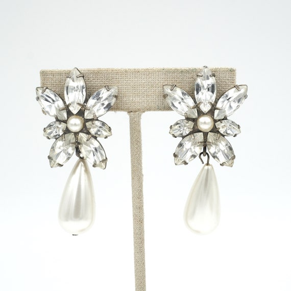 Vintage Costume Rhinestone & "Pearl" Earrings // … - image 3