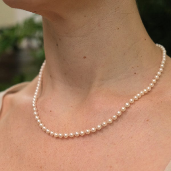 Vintage 4.25mm Pearl Necklace with 14k Gold Clasp // Classic Pearl Jewelry // Classic Statement // Elegant Nuetral Jewelry