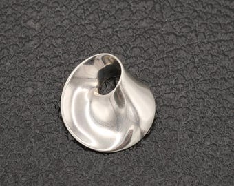 Vintage Modernist Sterling Silver Mobeus Pendant 1"
