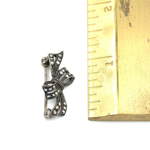 Estate Vintage Sterling & Marcasite Bow Brooch (1… - image 4