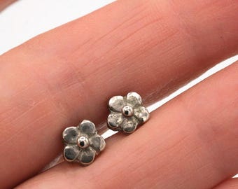 Vintage Silver Tone Flower Studs .26"