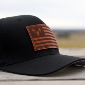 Flexfit Deer Hunting Hat - American Archery Buck Hunter - Hunt Outdoors Present - Gift for Men, Husband or Boyfriends