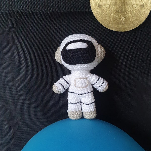 Astronaut. Outer Space Amigurumi Collection