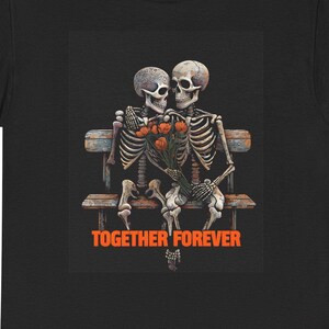 Camiseta unisex con diseño de pareja de esqueletos: Top gótico de algodón para el Día de San Valentín.