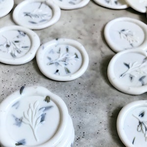 Sigilli di cera autoadesivi alla lavanda // Timbri per buste per inviti di nozze, cancelleria, biglietti di auguri, lettere, confezioni regalo e occasioni speciali