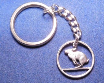 Llavero de conejo, moneda canadiense de 5 centavos, joyería de moneda tallada, joyería artesanal, llavero de conejo