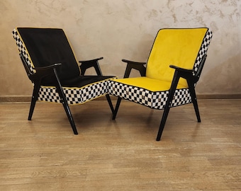 Paar moderne Stühle aus der Mitte des Jahrhunderts. Lounge Sessel.Karierte Wohnzimmer Sessel.