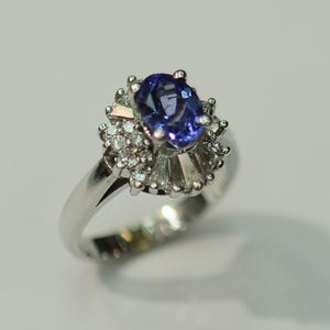 18kt White Gold diamond & Tanzanite stone Ring
