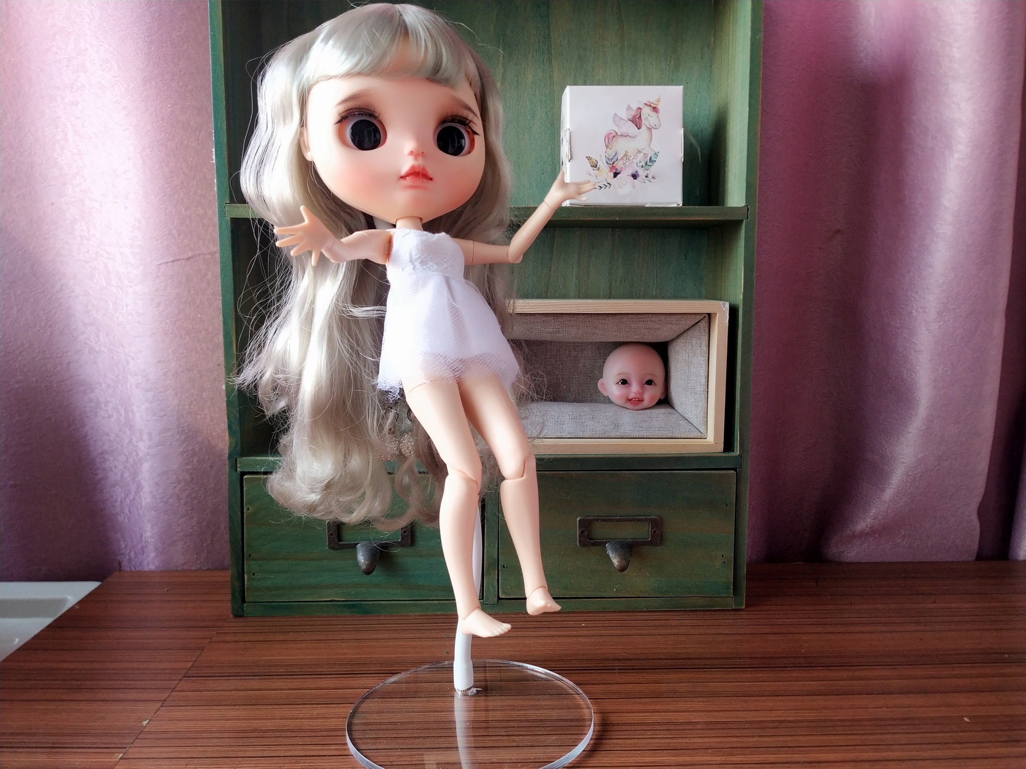 Blythe doll stand hotsell