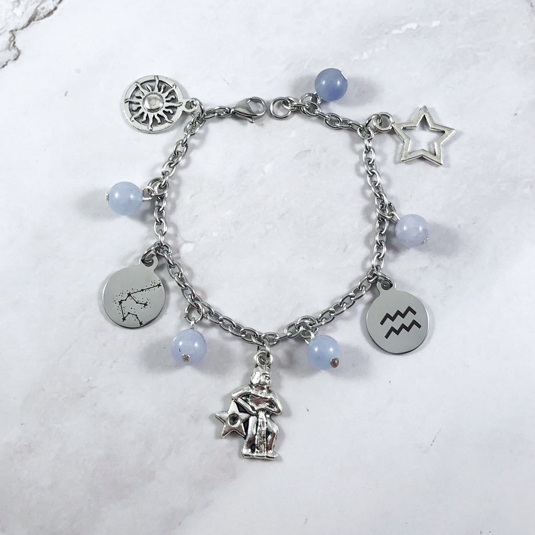 AQUARIUS Zodiac Charm main image 1