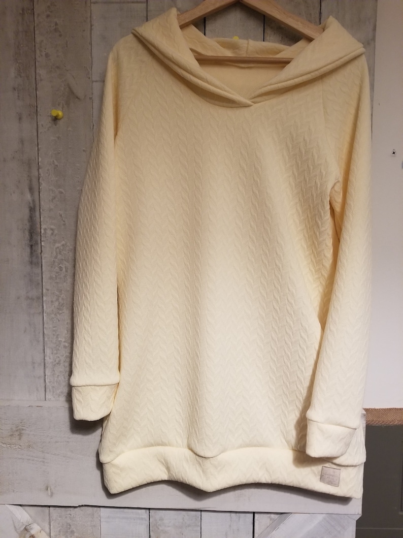 4-colour plain tunic or sweater available