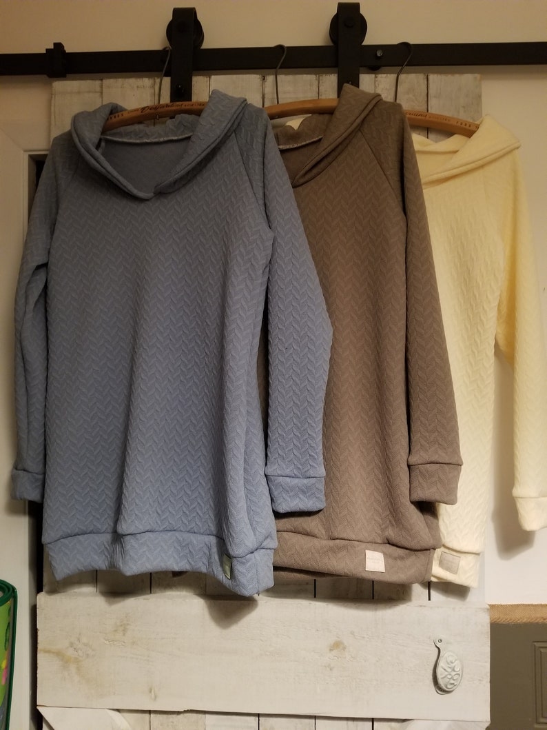 4-colour plain tunic or sweater available