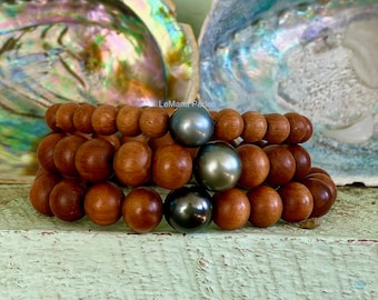 Sandalwood Beads with Single Tahitian Pearl Stretchy Bracelet