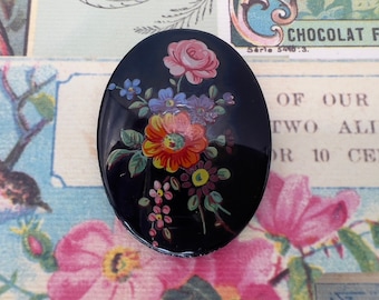 Vintage Floral Cameo: Czarny porcelanowy kaboszon w stylu Limoges (30 x 40 mm)