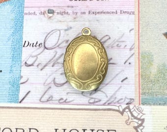 Vintage Brass Lockett Oval Etched Pendant Solid Brass - Art Nouveau Gold Charm Finding